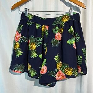 Cookies Clothing Pineapple Floral Shorts Size Medium